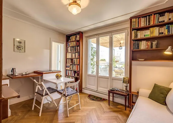 Attic With Terrace Overlooking St Peter's Basilica Apartamento